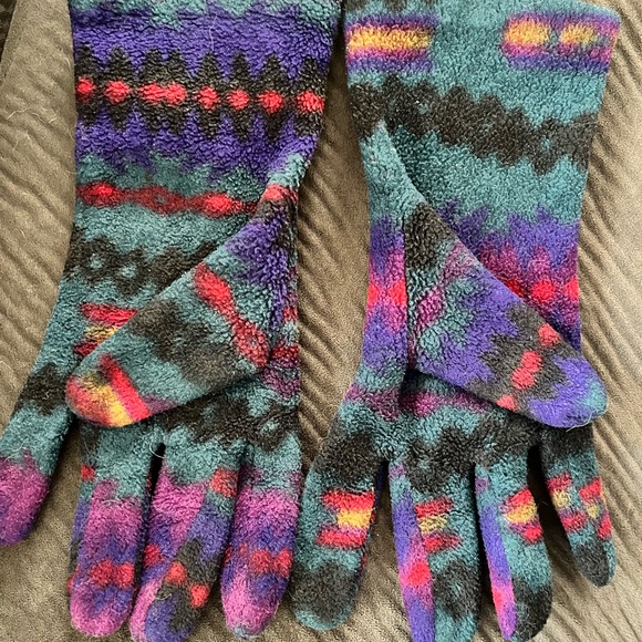 Colorful Patterned Gloves - Picture 7 of 8
